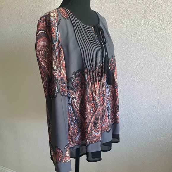 Anthropologie Meadow Rue • Multicolor Long Sleeve Blouse with TieString in Front - Picture 4 of 13